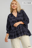 Curvy Girl Circle Print Top - Greige Goods